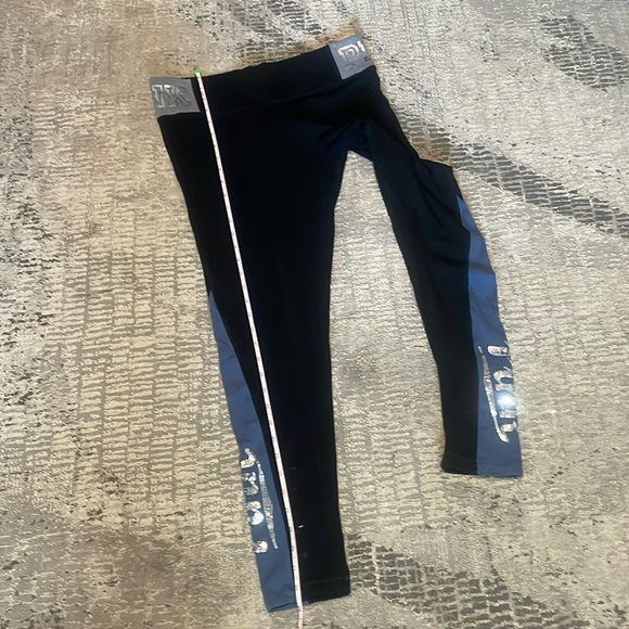 Nwots Victoria Secret Pink black & gray sequin accent Yoga pants Sz Large - Picture 8 of 11